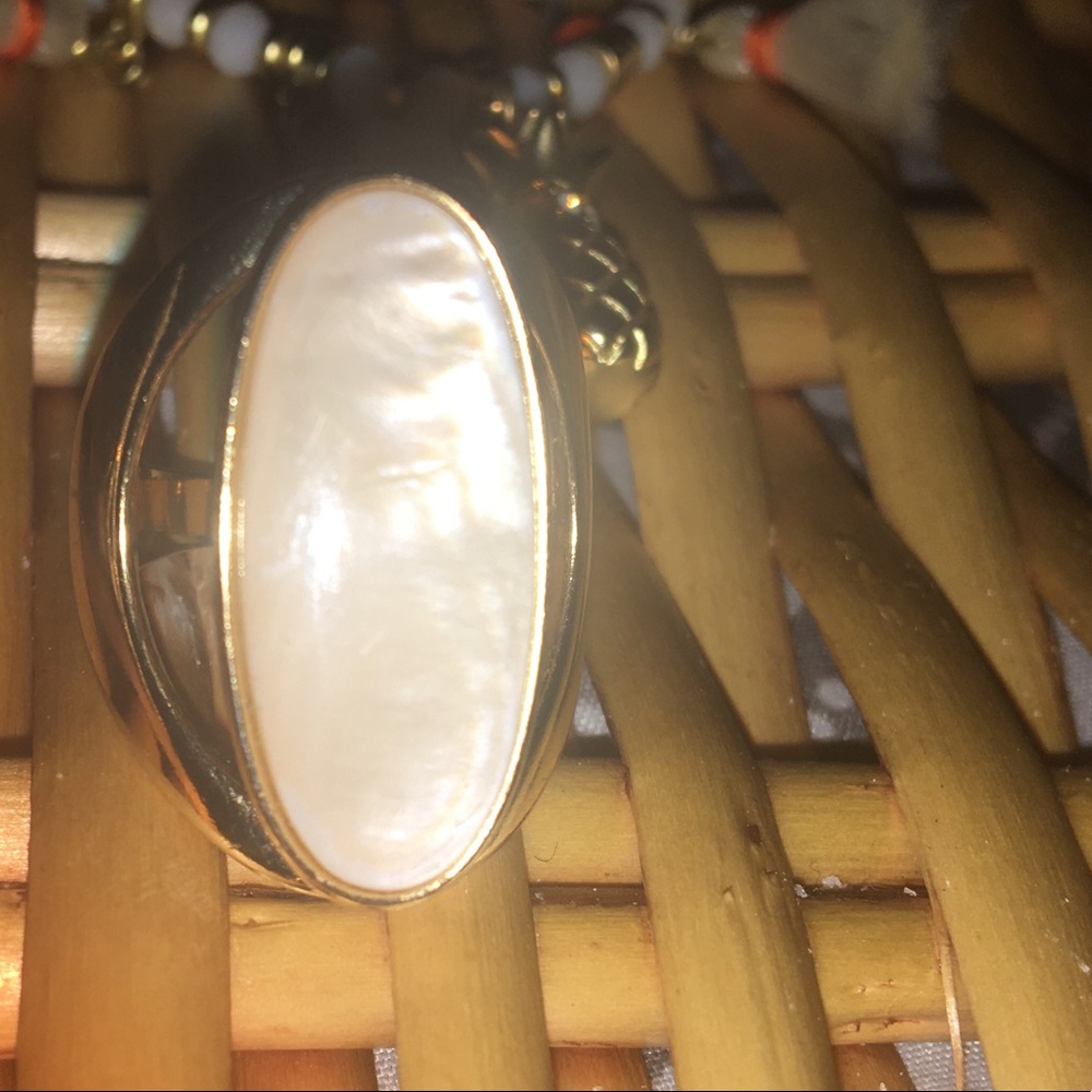 Women’s gold fashion rings